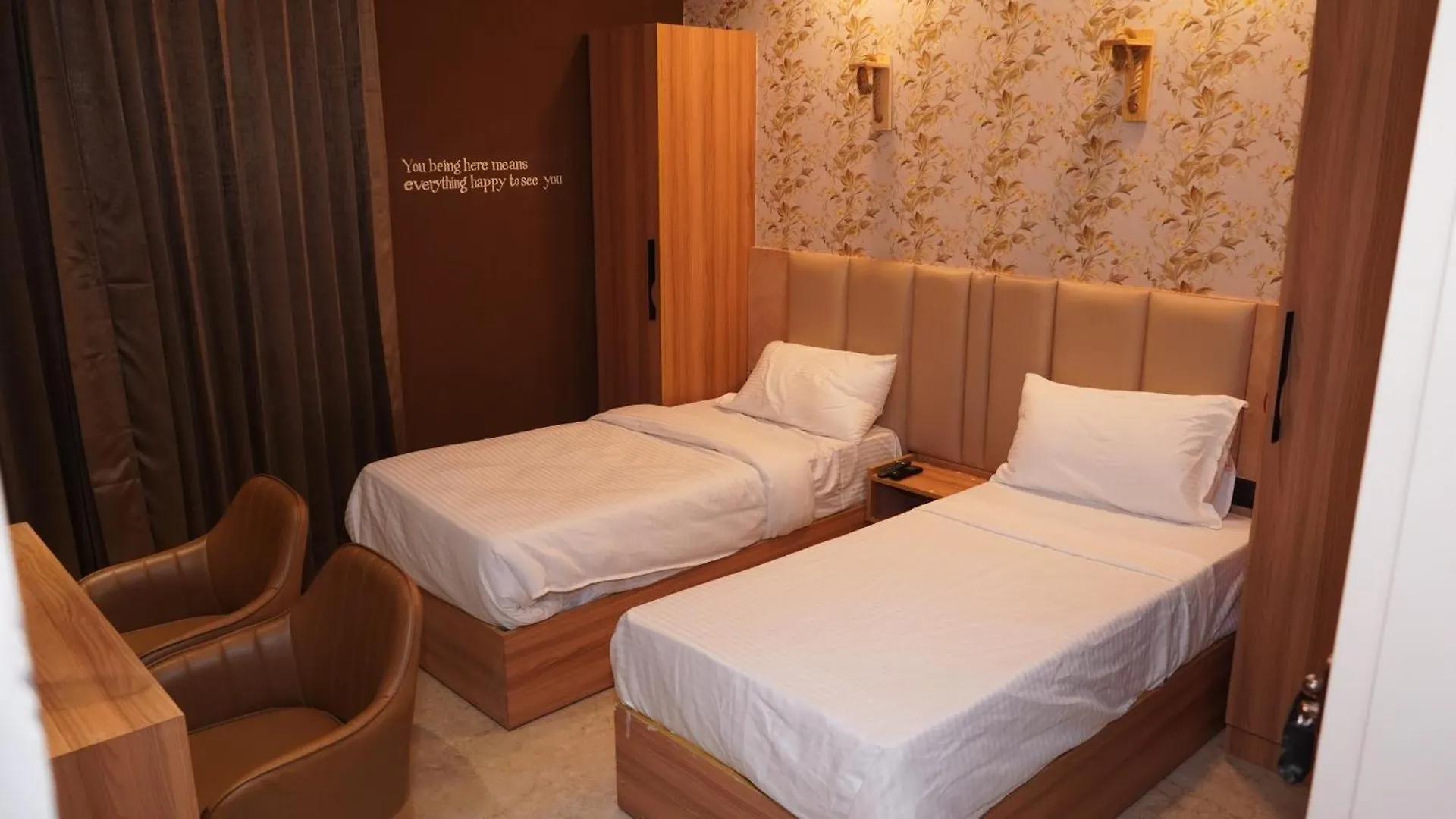 Orsom Stays Sassy Sector 53 Gurgaon Hotel