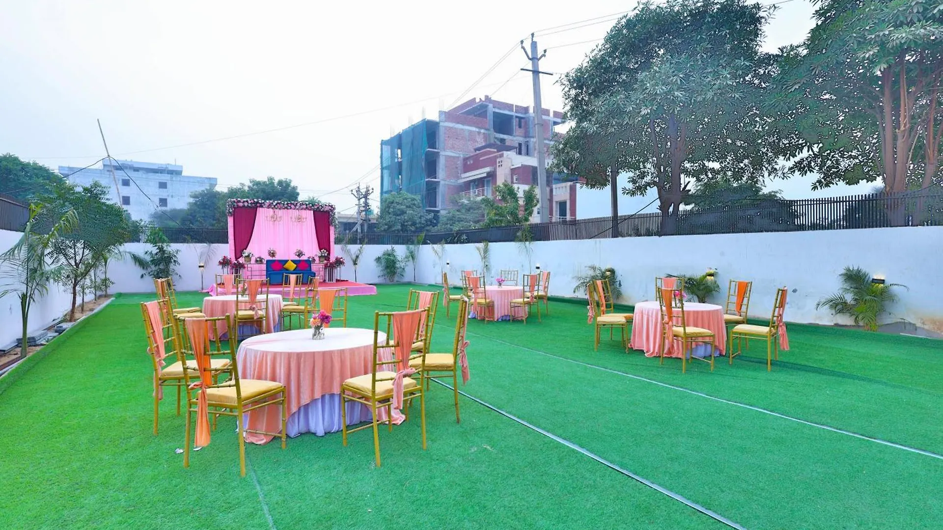 Orsom Stays Sassy Sector 53 Gurgaon Hotel