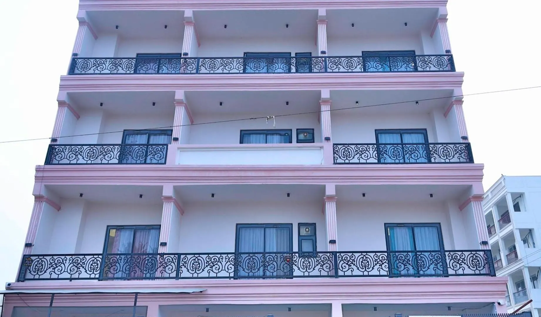 Hotel Orsom Stays Sassy Sector 53 Gurgaon